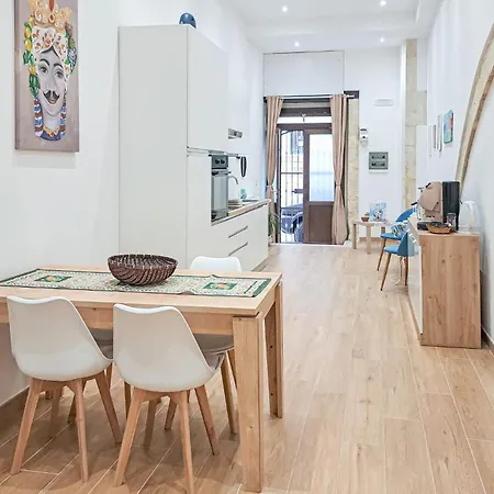 1 Bedroom Amazing In Siracusa Prázdninový dům Syracuse